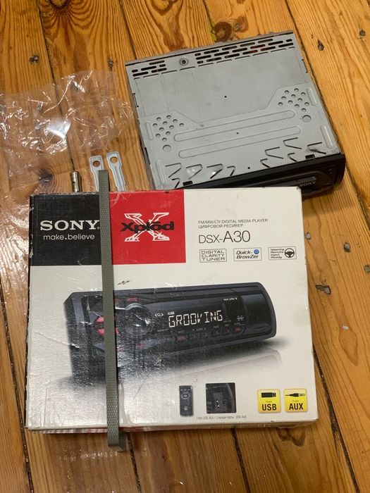 Аудіо магнітола Sony DSX-A30