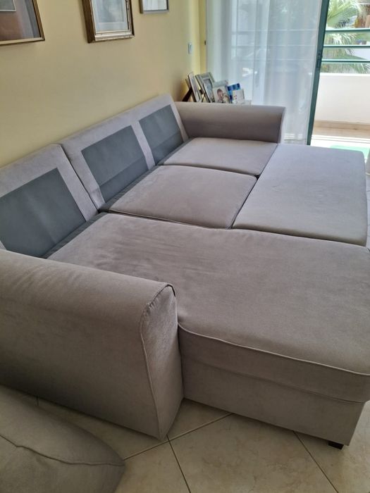 Devido a mudança vendo sofà-cama com as dimensòes 250 x 95 x 153 cm., em excelente estado, como novo