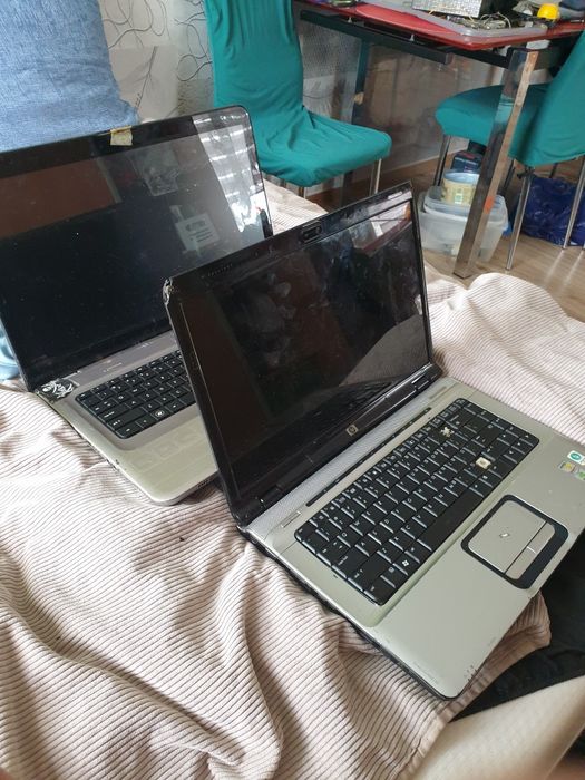 2x Laptop HP  - 15" 17" - Na czesci uszkodzone