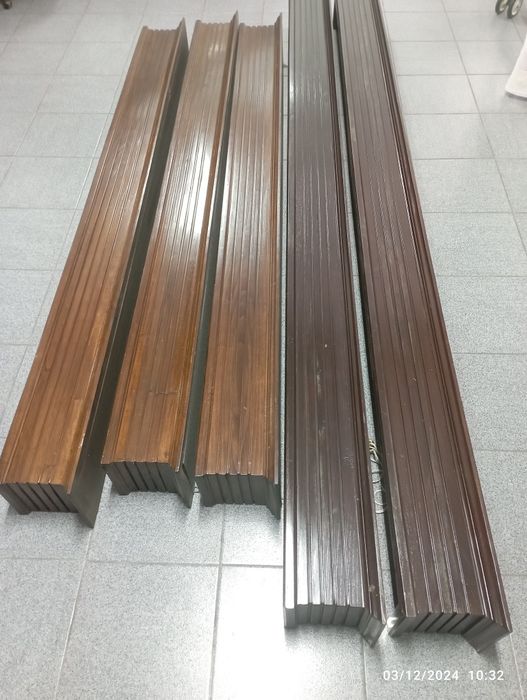 Lote de 5 sanefas em madeira de castanho