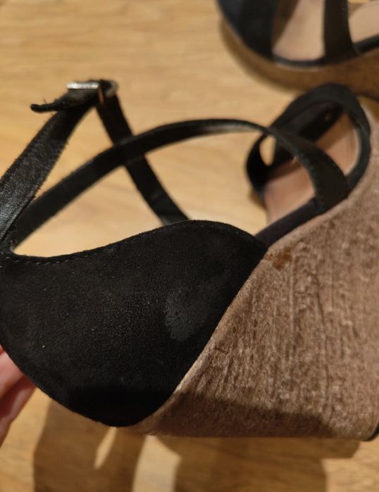 Sandały na koturnie Quazi czarne 37