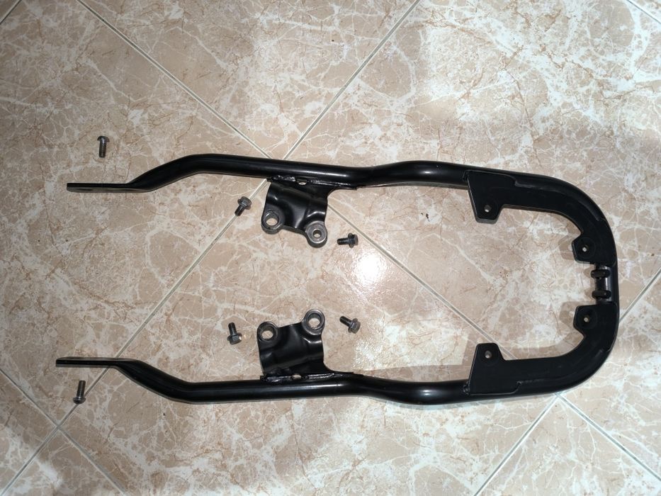 Suporte top case triumph bonneville/street twin