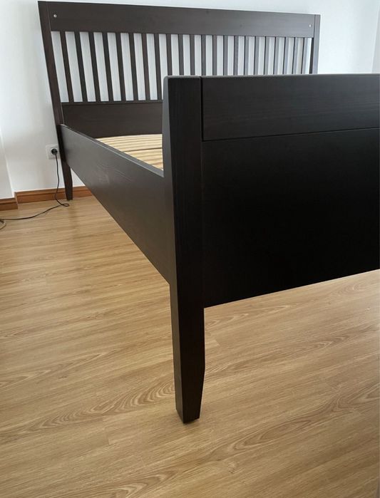 Cama casal IDANÄS 180x200 castanho escuro (ikea)