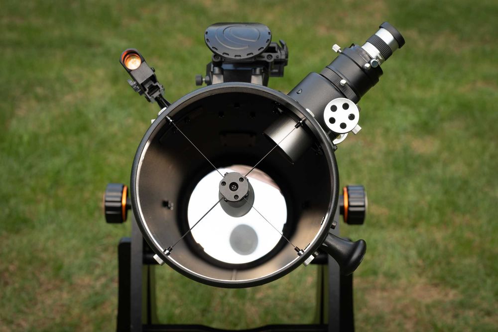 Teleskop Celestron z systemem StarSense Explorer DX 8" Dobson
