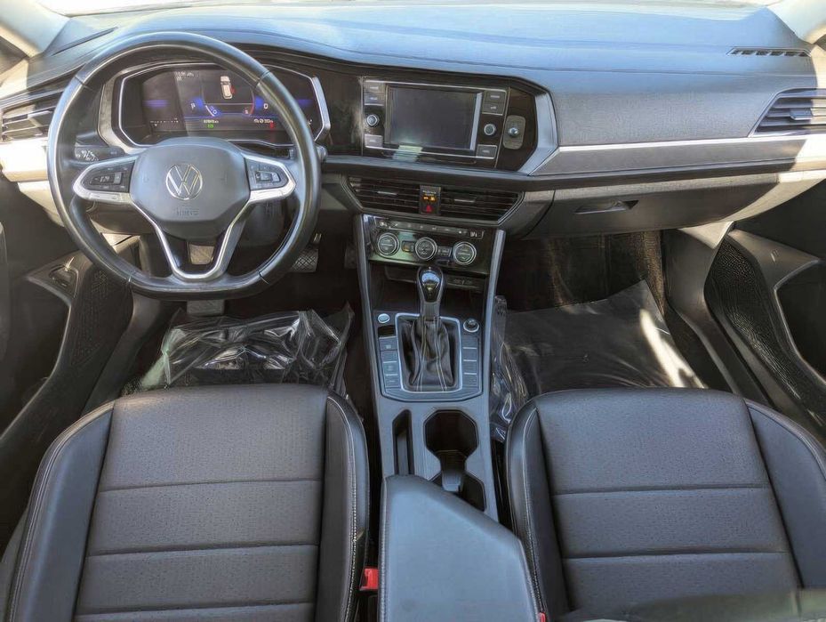 Volkswagen Jetta      2022