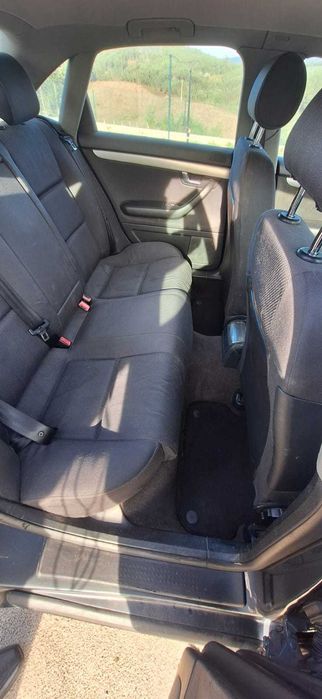 Vendo Audi A4 em 1.ª mão, quase como novo...