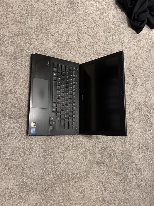 Laptop sony vaio ze stacja dokujaca