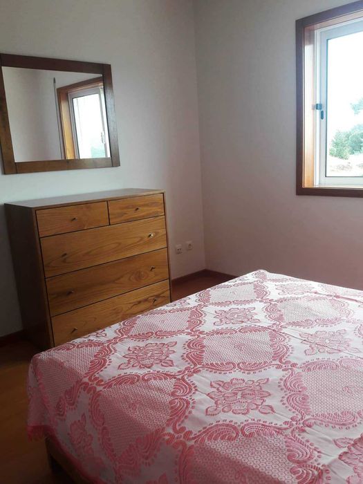 Mobília de quarto Pinho