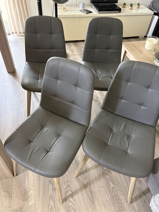 Vendo conjunto de 4 cadeiras da comforama