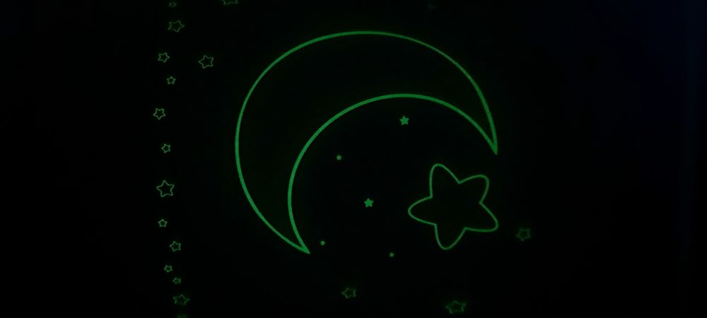 Candeeiro teto brilha no escuro