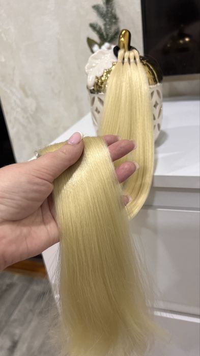 Шикарне синтетичне волосся  на резинці 71 см блонд