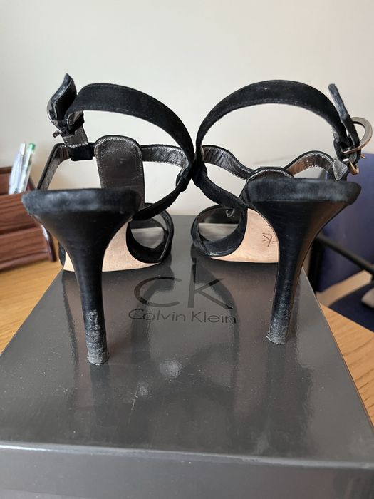 Sandálias pretas Calvin Klein