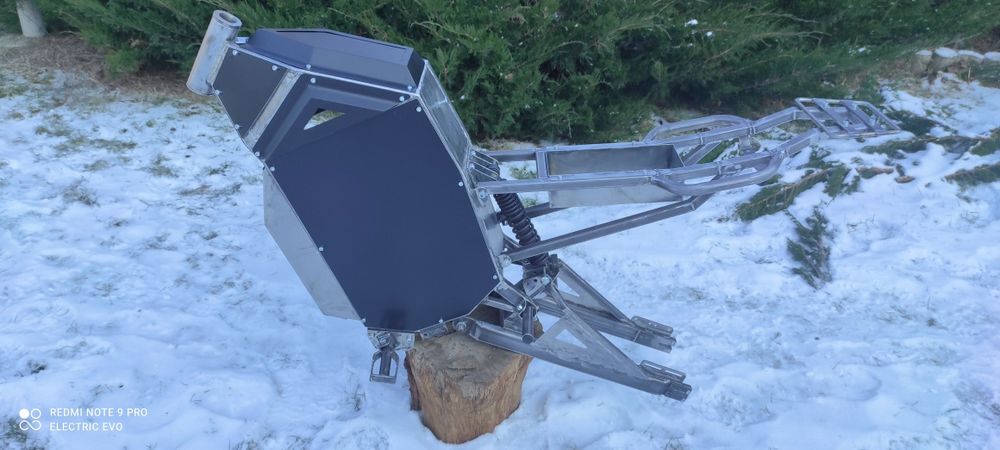 Прострова рама для будівництва електричного байка