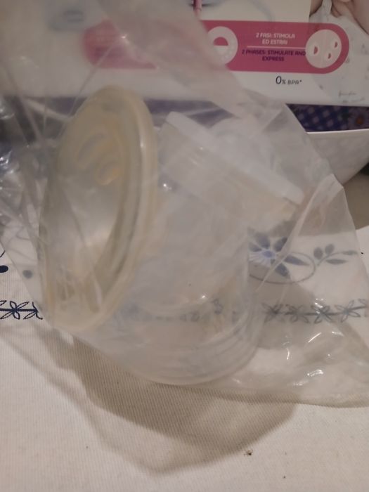 Vendo bomba tira leite eléctrica marca chicco
