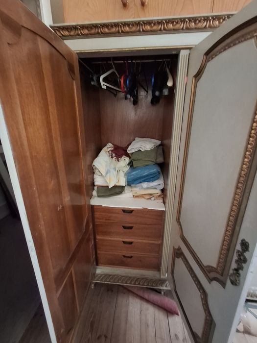 Enorme guarda vestidos madeira maciça lacado com extra roupeiro