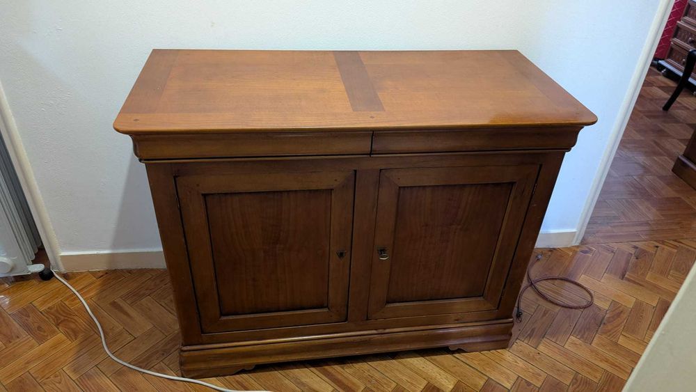 Sapateira antiga em madeira maciça e em bom estado