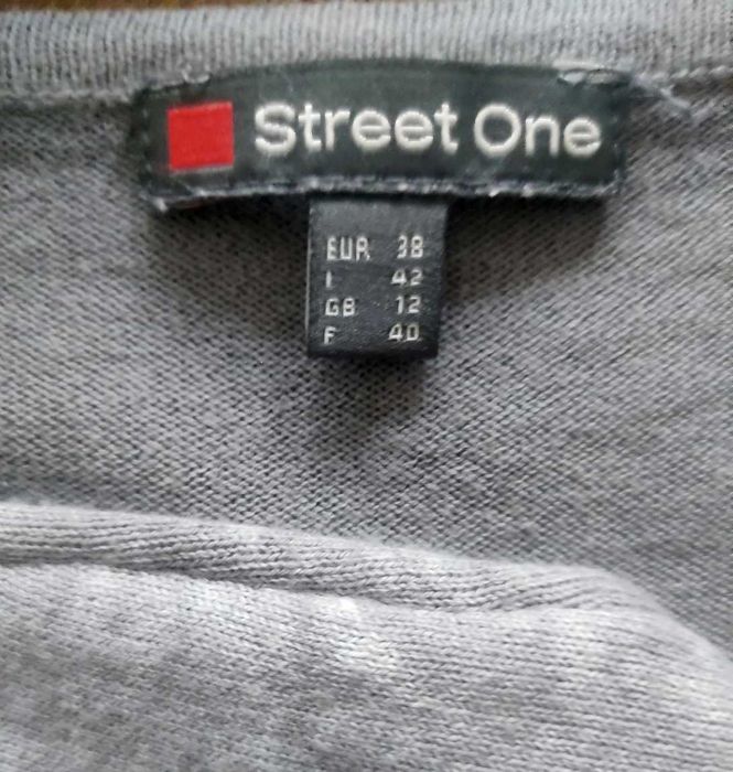 cienki szary sweterek z gwiazdą Stree One r. M