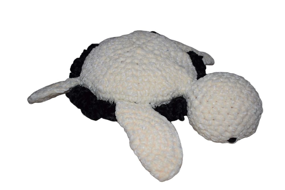 żółw HANDMADE czarna bila robiony na szydełku