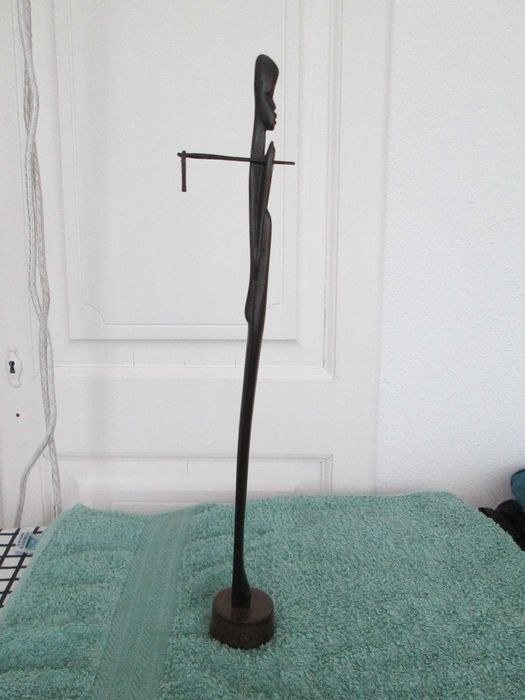 Blackwood Statue64409390888707121