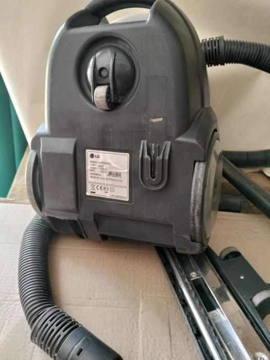 Продам пилосос .