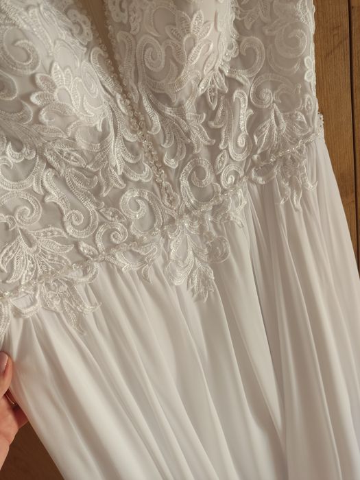 Suknia ślubna w stylu boho / romantycznym.