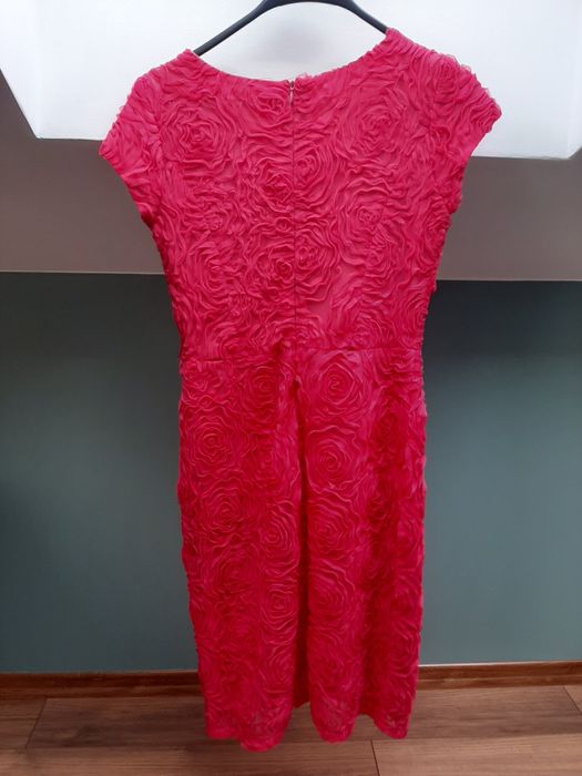 Czerwona elegancka sukienka w róże 40 feero L