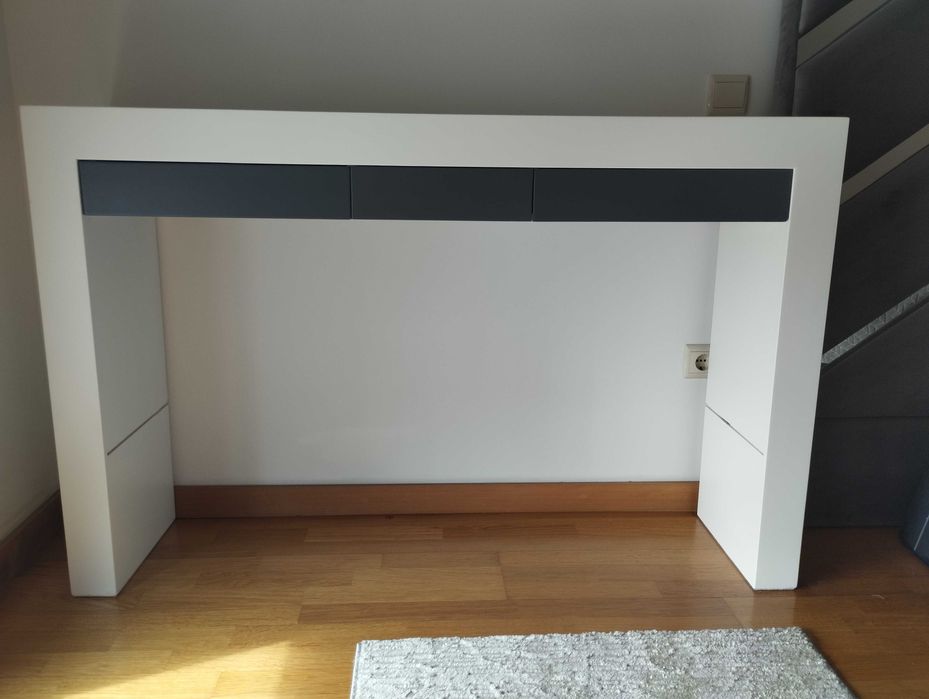 Aparador - Madeira  - lacado branco e gavetas cinza - 1,40 m