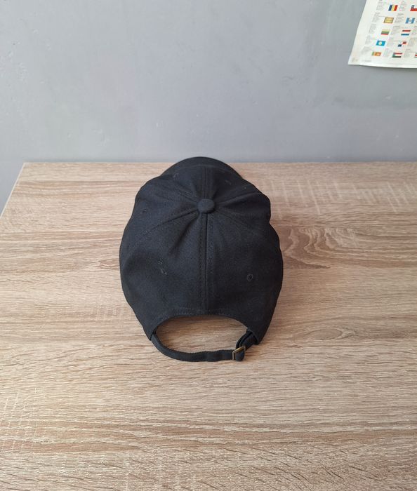 Czarna kaszkietówka Stussy