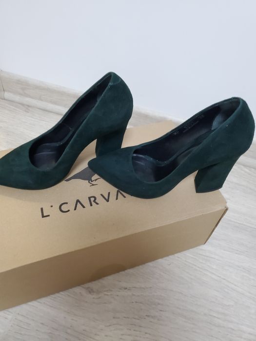 Продам замшевые туфли L Curvuri