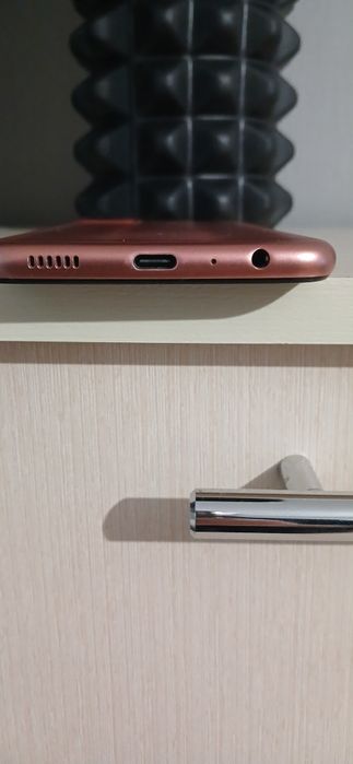 Продам телефон самсунг M13