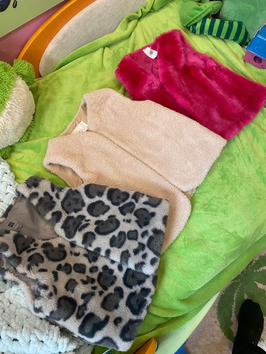 Хутряні безрукавки 98-110 Куртка  98-104 см, пальто 104