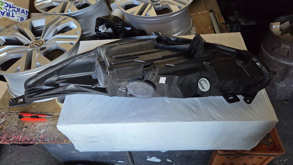 Lampa prawy przód Ford Fiesta MK7 oryginał