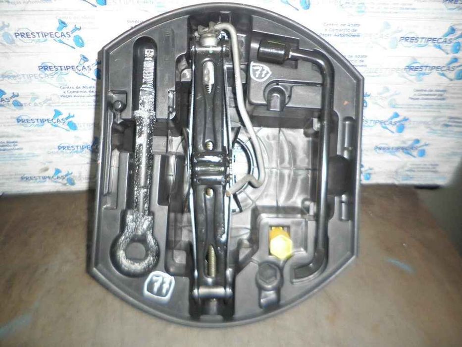 Macaco E Chave De Roda MAC77 PEUGEOT 2008 2014 1.6HDI 92CV 5P CINZA