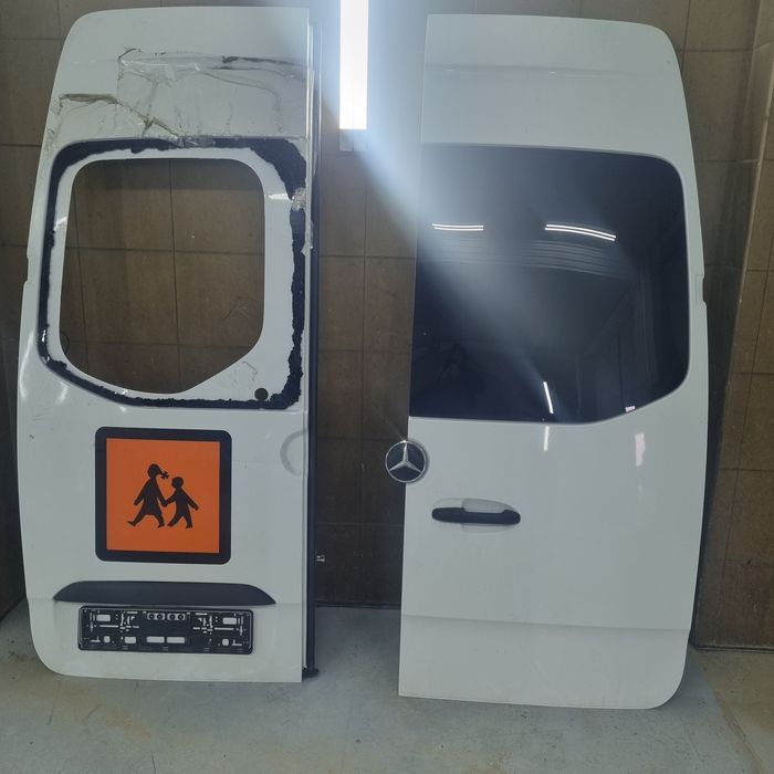 Задні Двері Sprinter 907