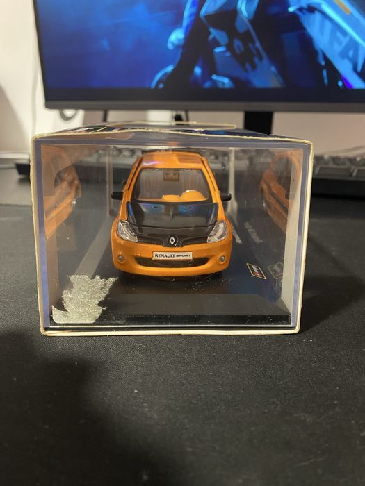 Miniatura 1:32 Renault Sport