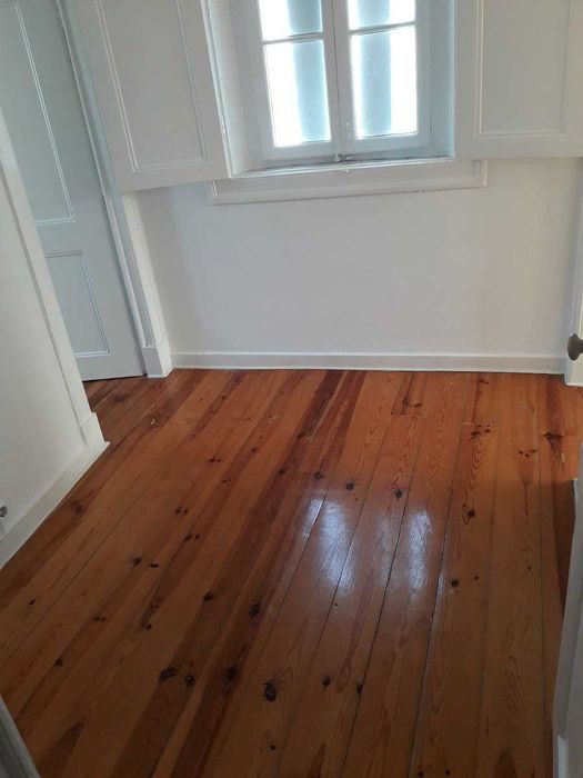 T2 Bairro Alto águas furtadas