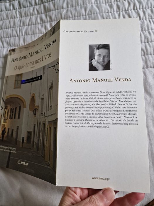 O que nos entra nos livros de António Manuel Venda Editora Ambar