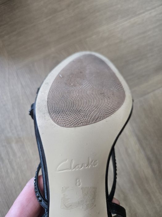 Eleganckie sandały Clarks