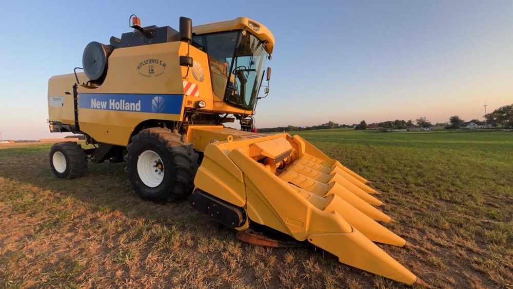 Kombajn zbożowy New Holland TC 5070