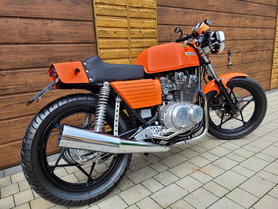 Suzuki GS 450 Cafe Racer Style