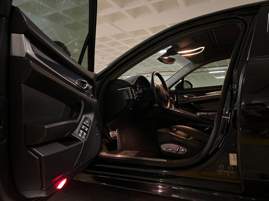 Vendo Porsche Panamera Black Edition