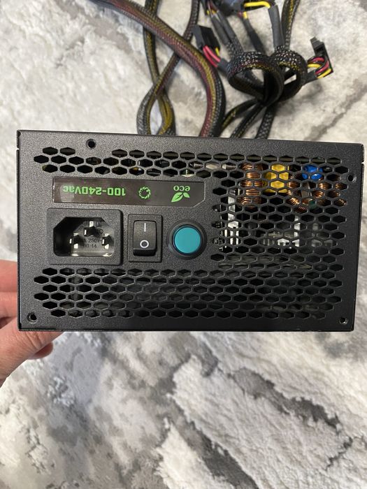 Подам блок живлення GameMax vp-600