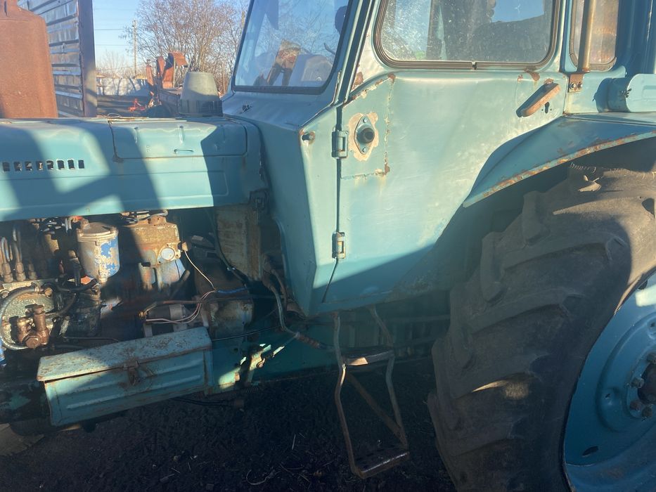 Трактор мтз 80.
