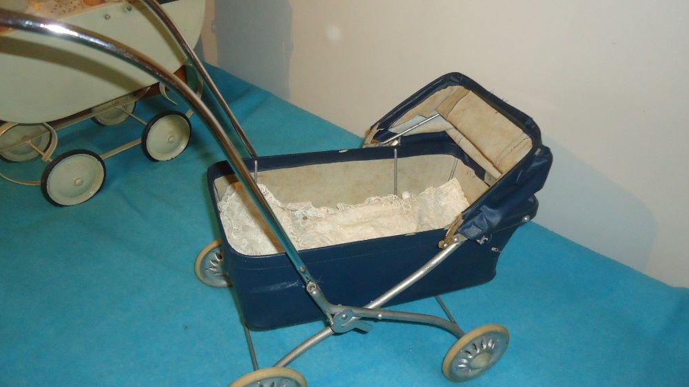 Carro de Bonecas Antigo
