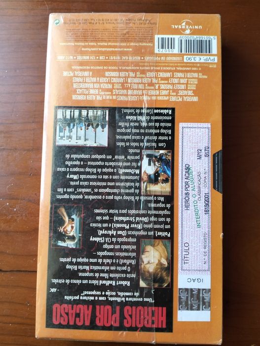 Antiga VHS "Heróis por Acaso" (selada)
