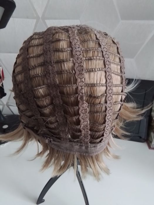 Krótka peruka średni blond