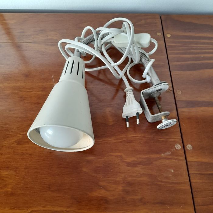 Candeeiro secretária e Projectores