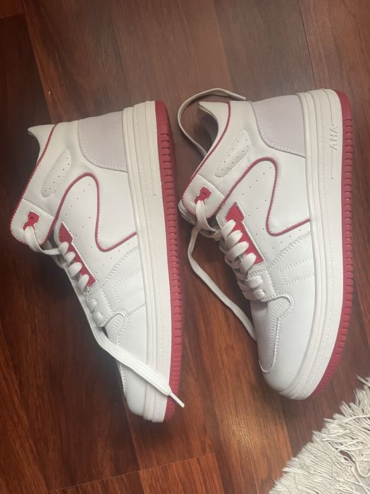 Чоловічі кросівки