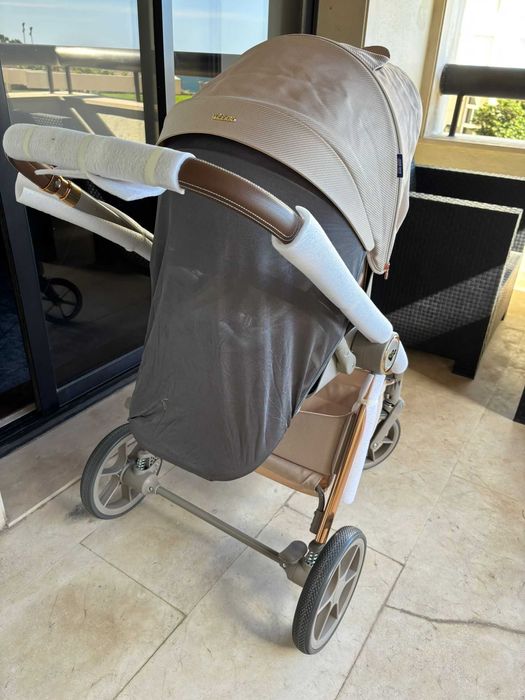 carrinho de bebê novo trio