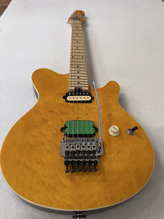 Kopia Music Man Axis